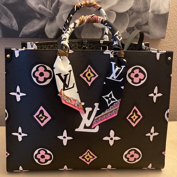 Louis Vuitton OnTheGo Wild At Heart GM Bag - Picture 5 of 16